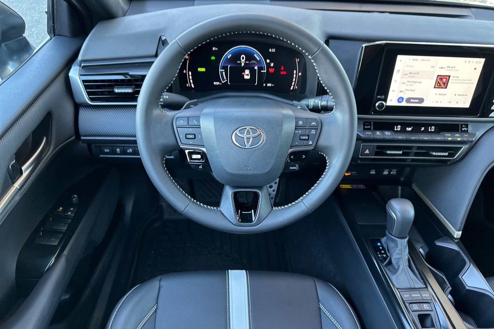 Used 2026 Toyota Camry Hybrid FWD image 15