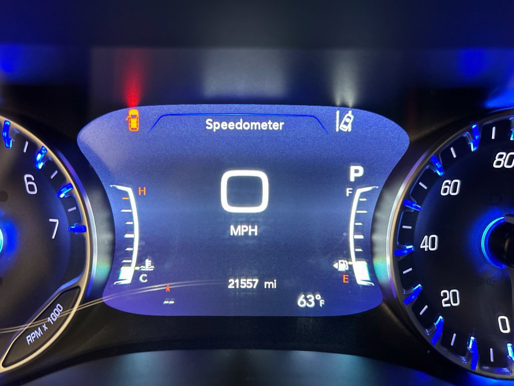 Used 2025 Chrysler Pacifica Limited FWD image 21