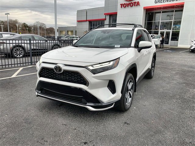 New 2025 Toyota RAV4 SE image 4