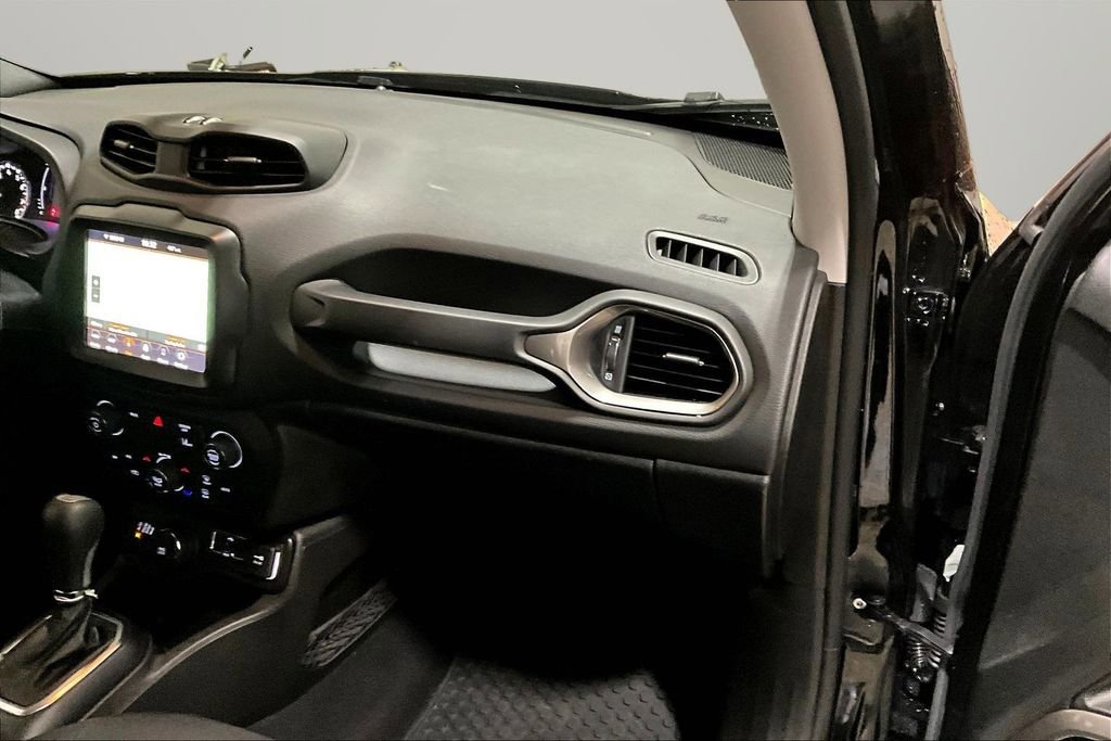 Used 2023 Jeep Renegade Latitude AWD/4WD image 25