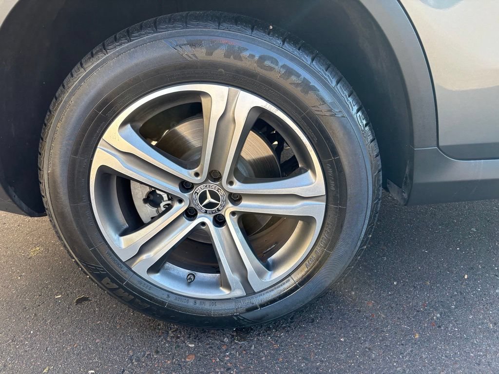 Used 2019 Mercedes-Benz GLC 300 4MATIC image 5