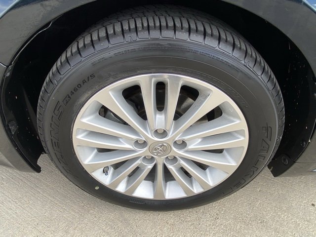 Used 2015 Toyota Avalon Limited image 26