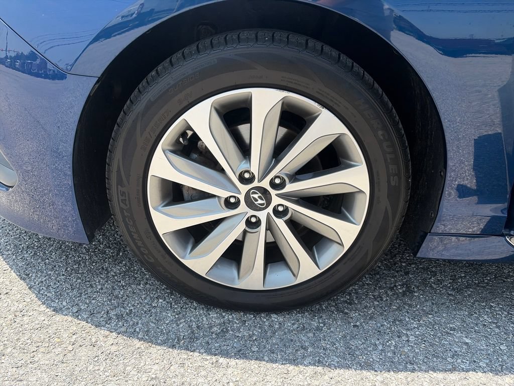 Used 2015 Hyundai Sonata Sport w/ Option Group 03 FWD image 26