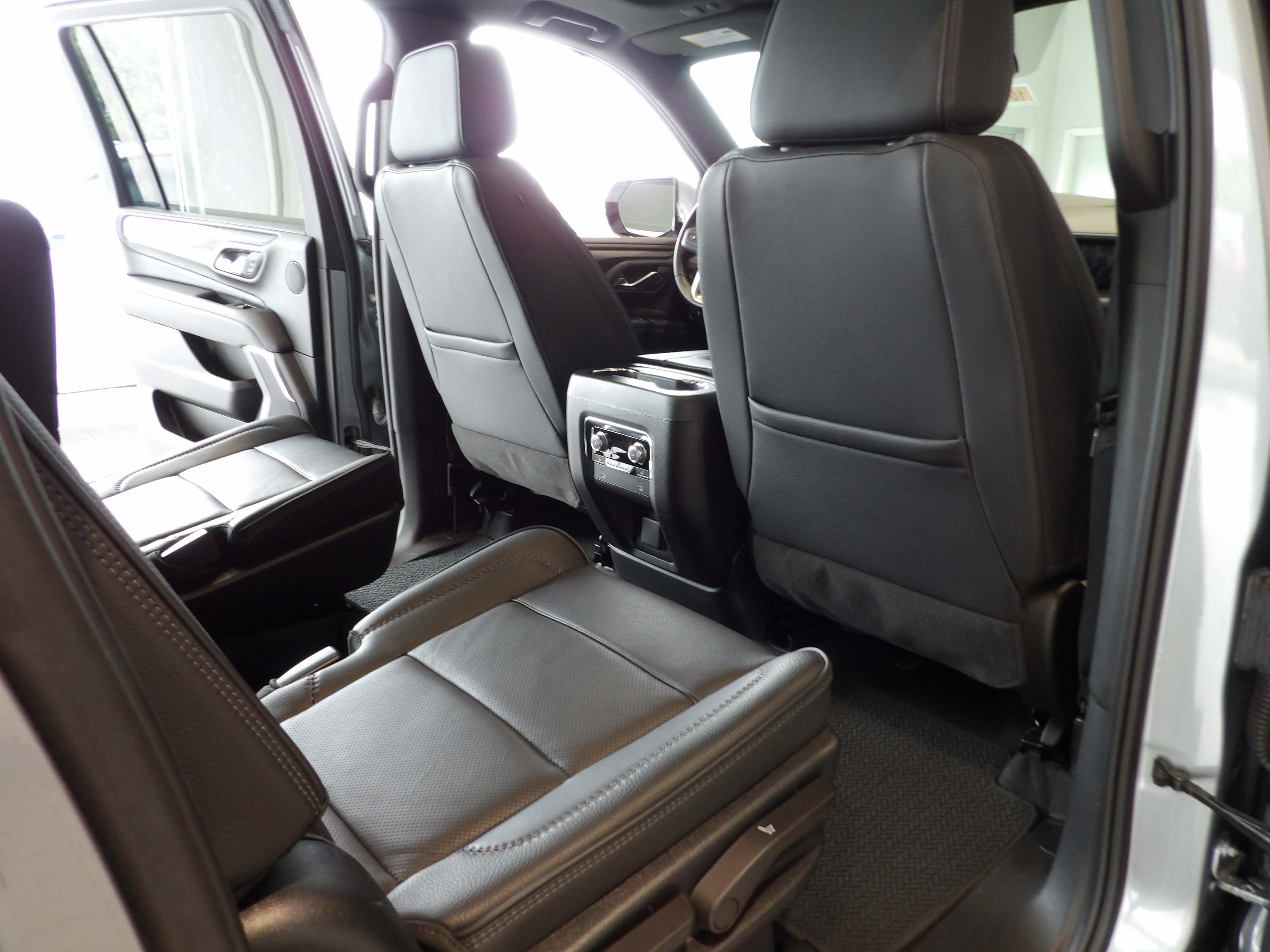 Used 2023 GMC Yukon XL Denali w/ Max Trailering Package AWD/4WD image 22