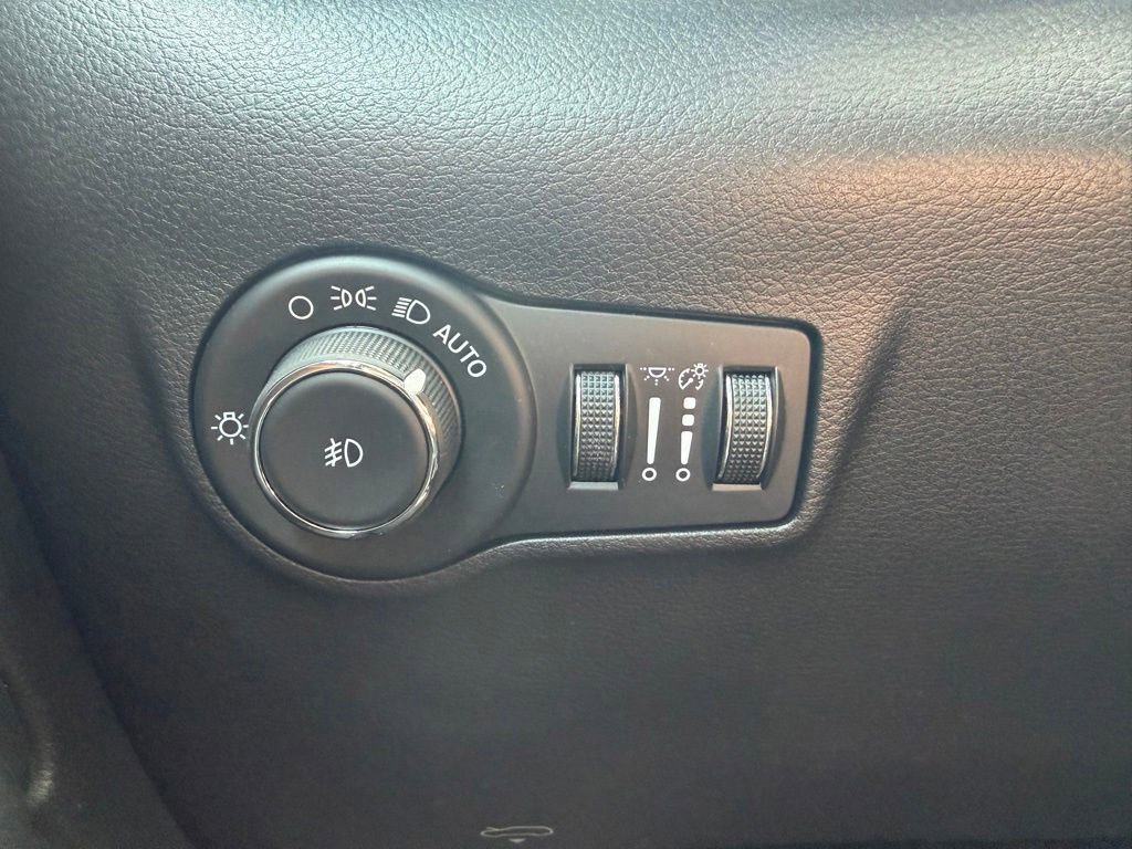 Used 2022 Jeep Compass Limited w/ (RED) Package AWD/4WD image 29