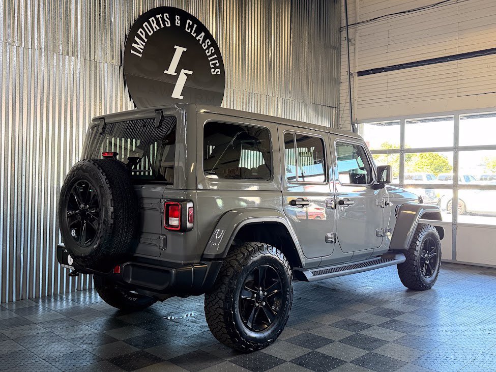 Used 2021 Jeep Wrangler Unlimited Sahara AWD/4WD image 3