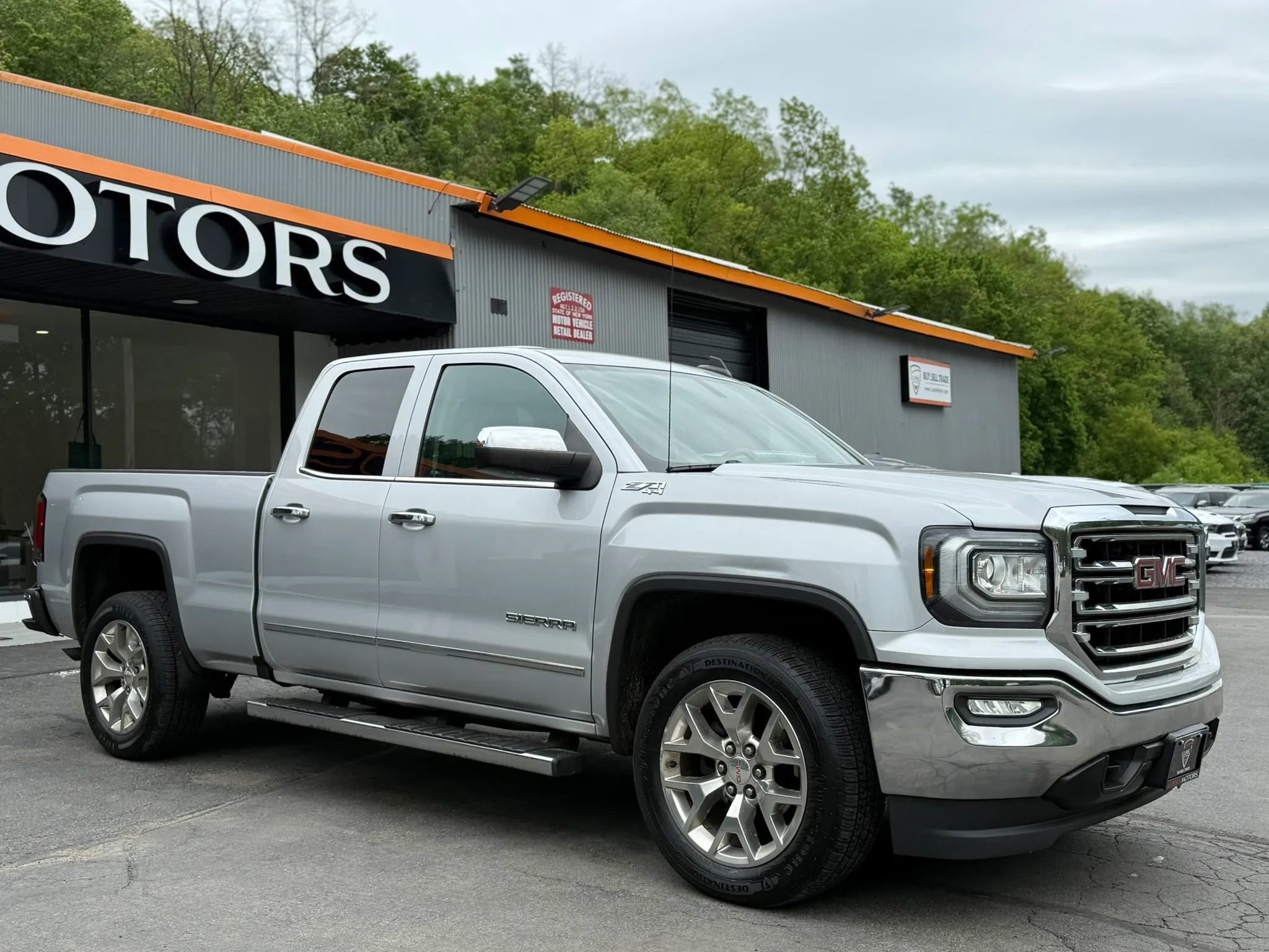 Used 2017 GMC Sierra 1500 SLT w/ SLT Premium Package AWD/4WD image 36