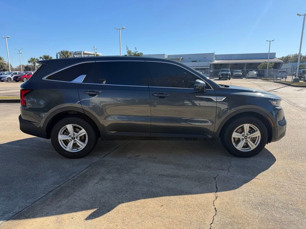 Used 2022 Kia Sorento LX image 6