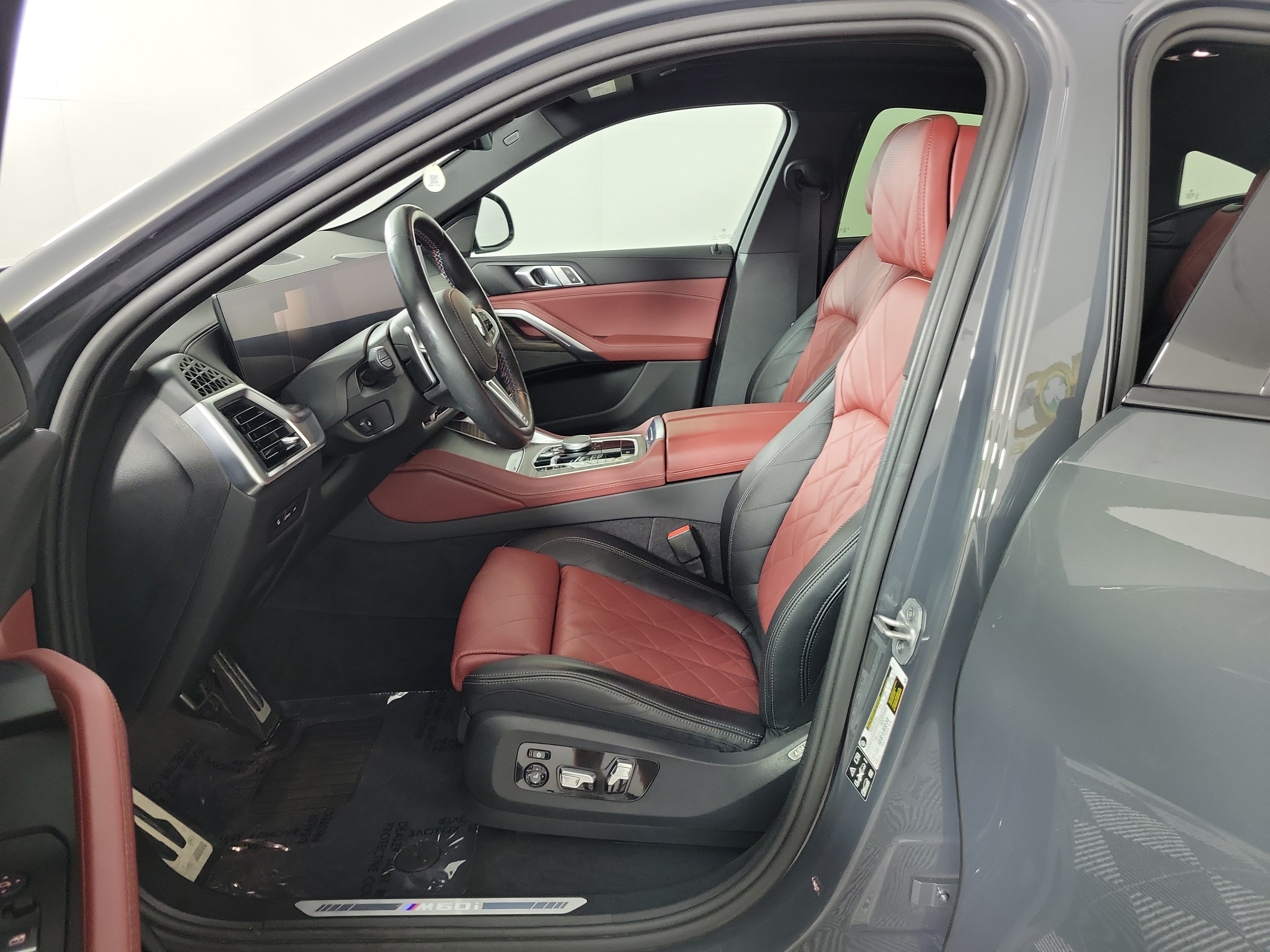 Certified 2025 BMW X6 M60i AWD/4WD image 9