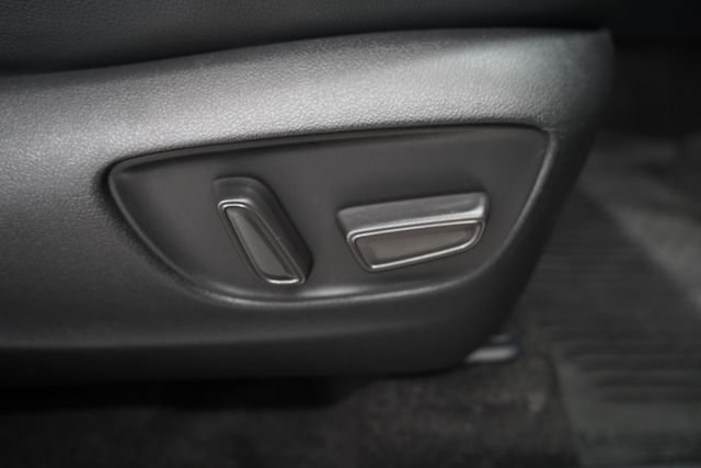 Used 2023 Toyota Highlander XLE image 92