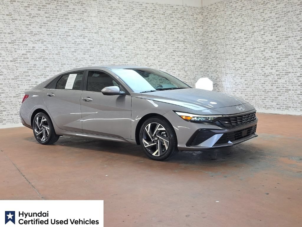Used 2025 Hyundai Elantra SEL FWD image 1