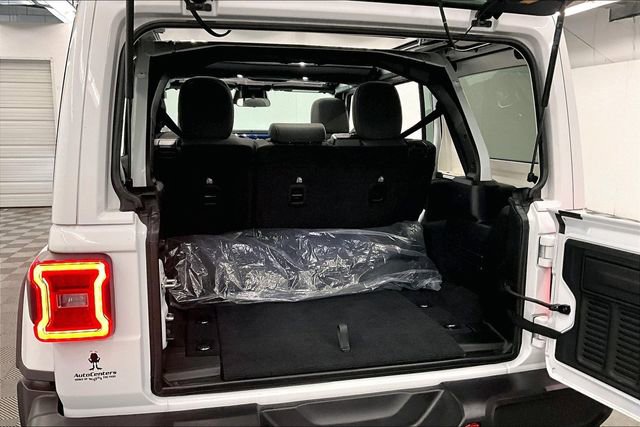 Used 2025 Jeep Wrangler Unlimited Sahara w/ Safety Group image 43