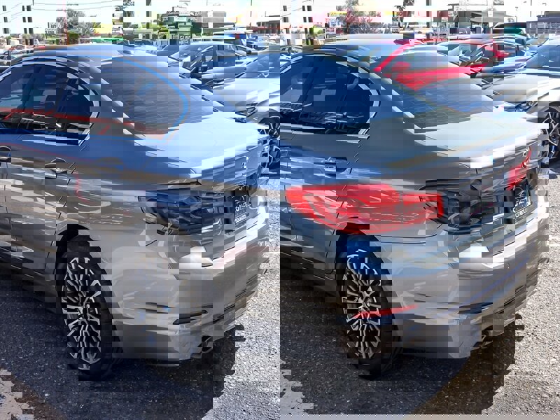 Used 2018 BMW 530i w/ Premium Package image 10