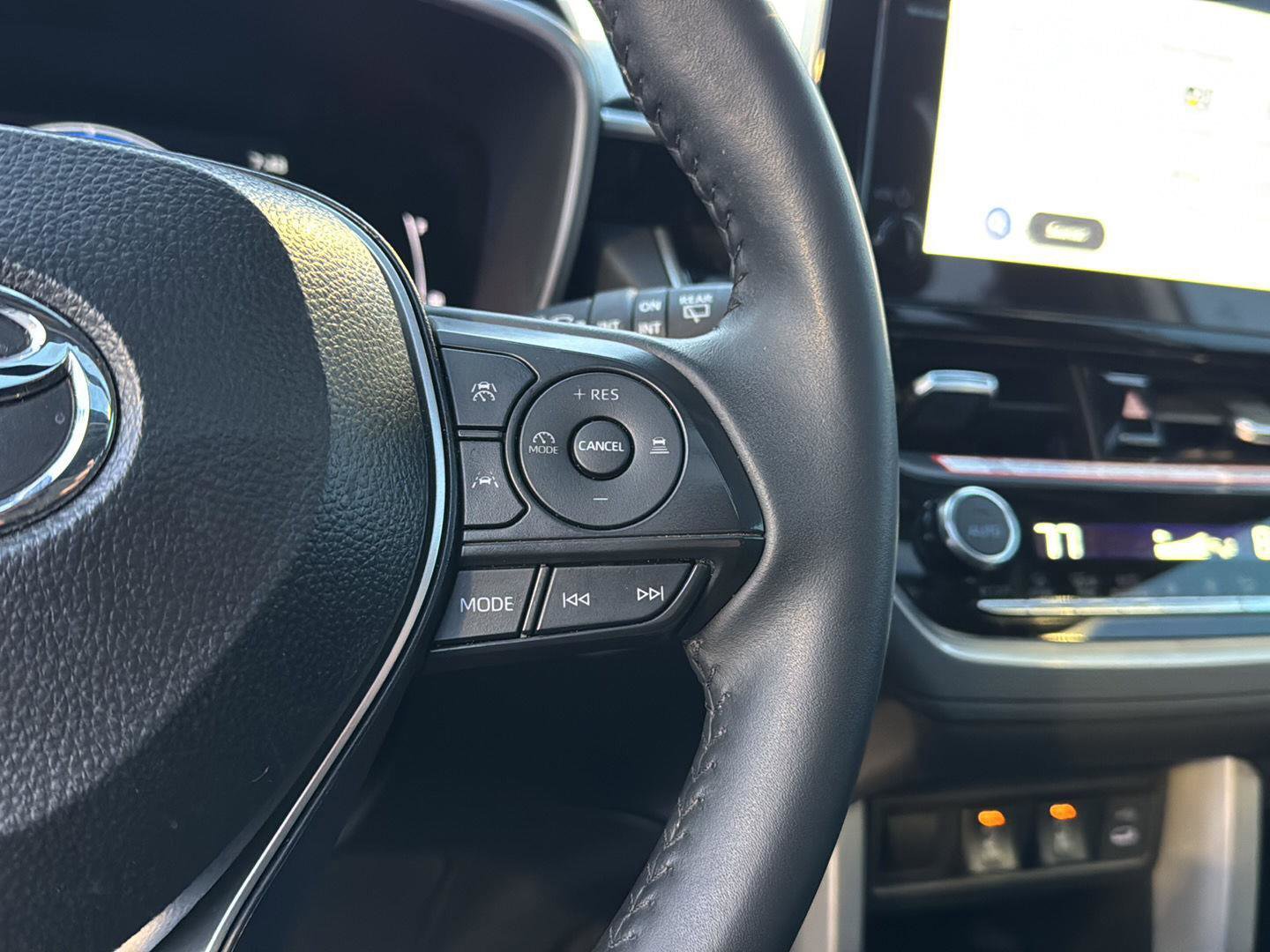 Certified 2025 Toyota Corolla Cross XLE image 19