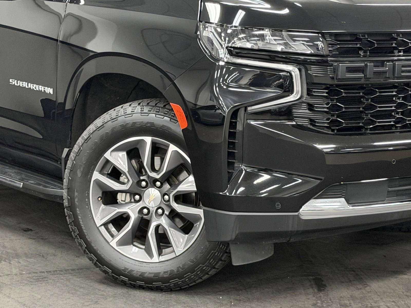 Used 2023 Chevrolet Suburban LS image 4