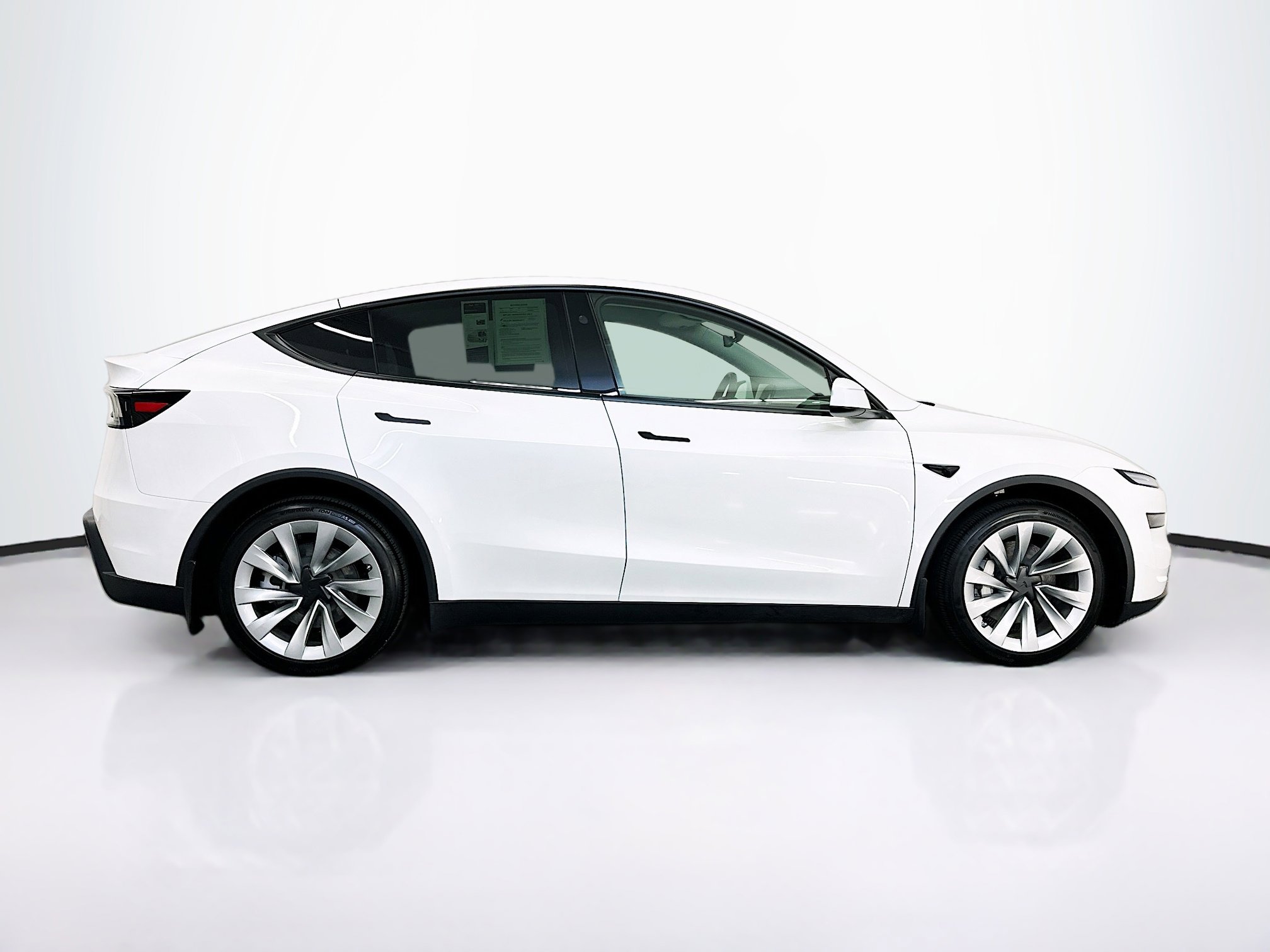 Used 2026 Tesla Model Y AWD image 10