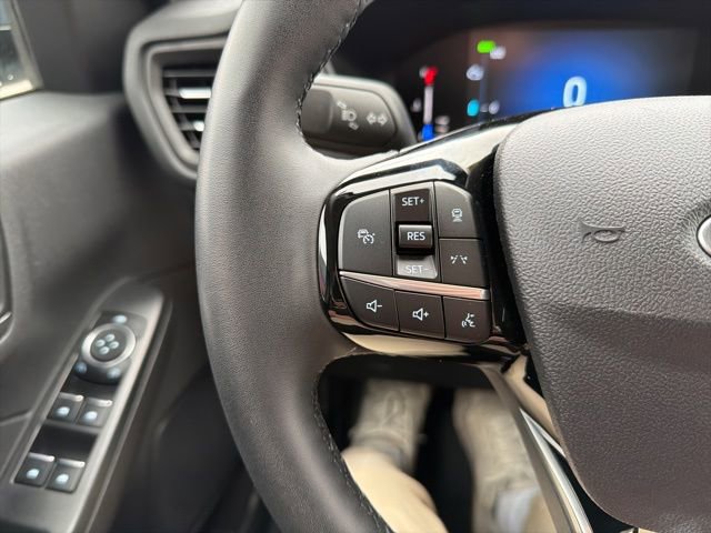 Used 2023 Ford Escape SE w/ Class II Trailer Tow Package image 41