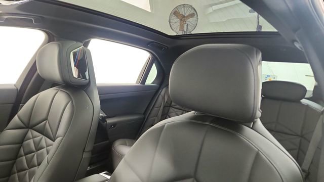 Used 2025 BMW 740i image 35