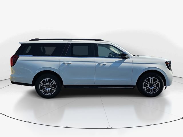 Used 2025 Ford Expedition Max Active RWD image 2