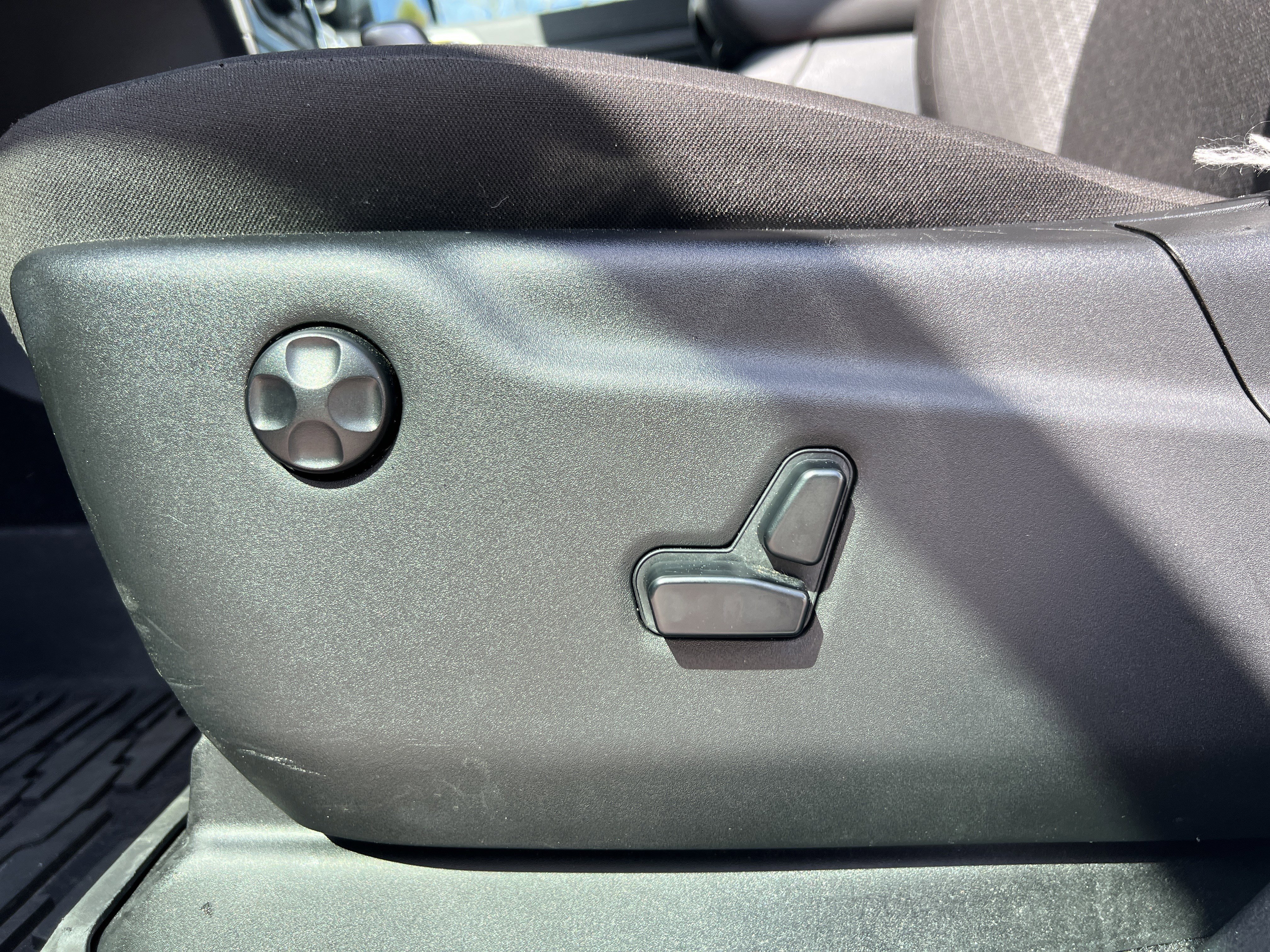 Used 2020 Jeep Grand Cherokee Laredo image 36