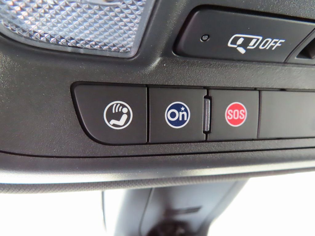 Used 2023 Chevrolet Traverse LT image 11