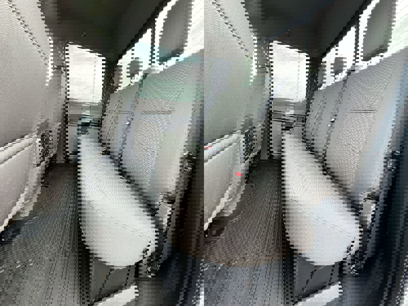 Used 2022 Ford F350 XLT w/ XLT Premium Package AWD/4WD image 19