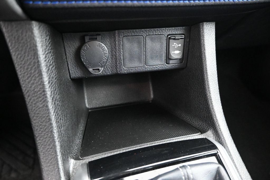 Used 2017 Toyota Corolla SE w/ Carpet Mat Package (TMS) FWD image 16