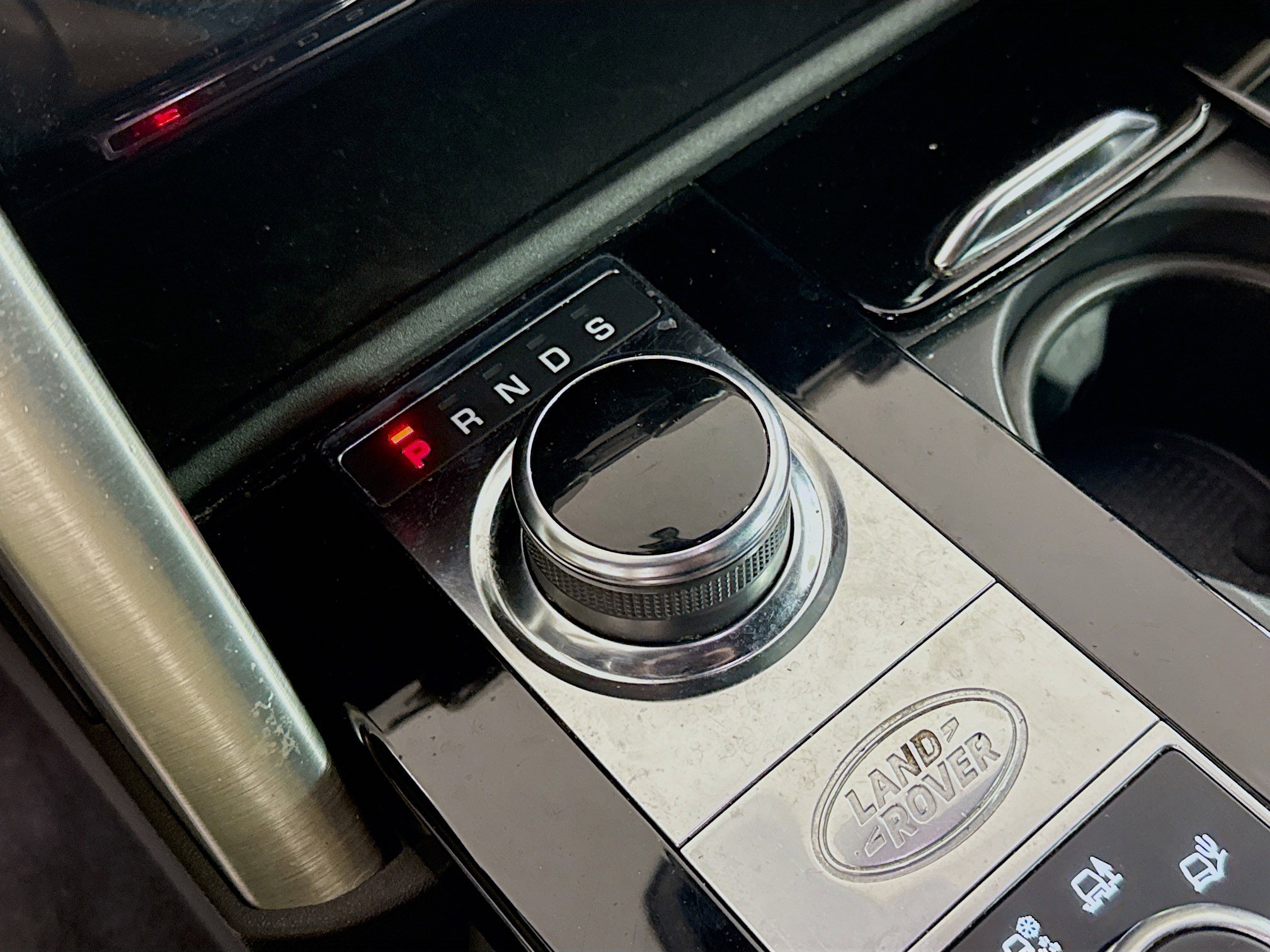 Used 2018 Land Rover Discovery HSE image 20