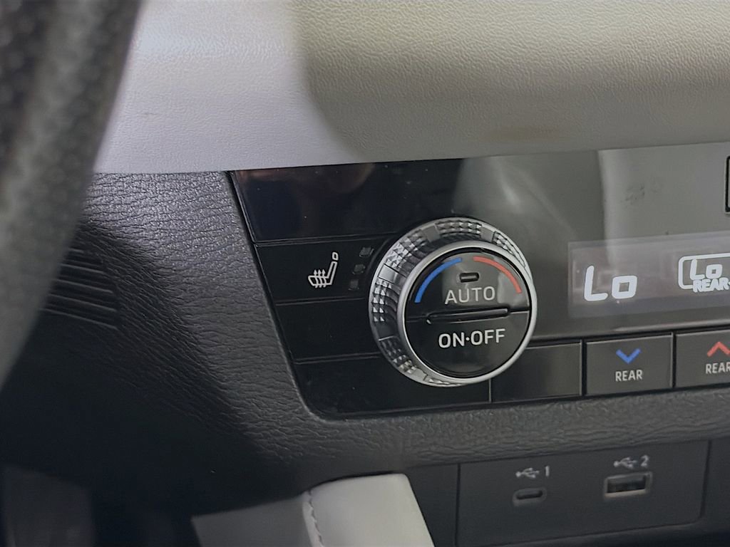 Used 2024 Mitsubishi Outlander SEL image 23