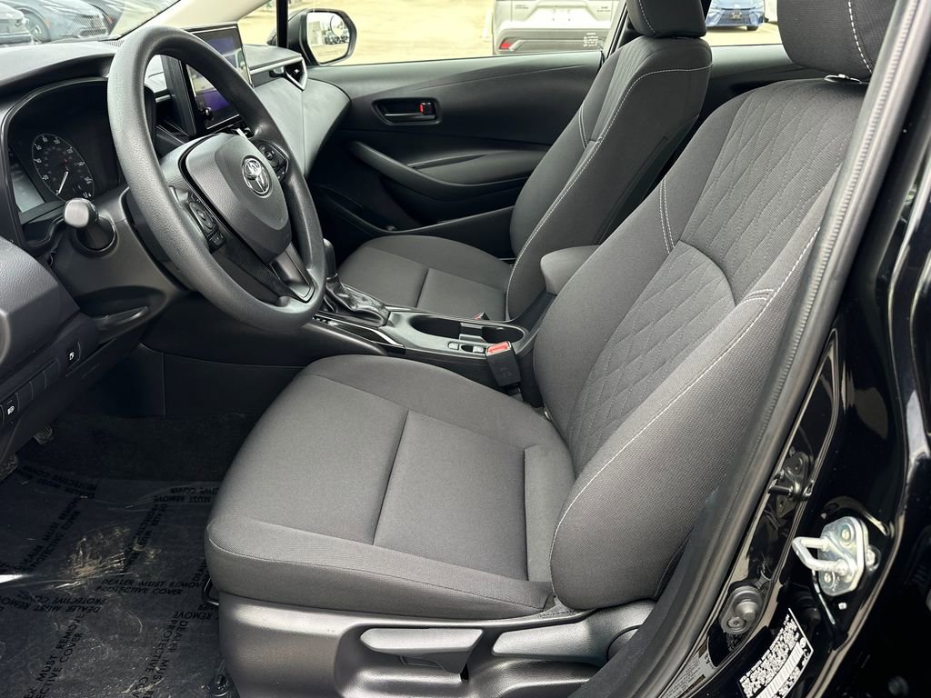 Used 2025 Toyota Corolla LE w/ LE Premium Package image 18