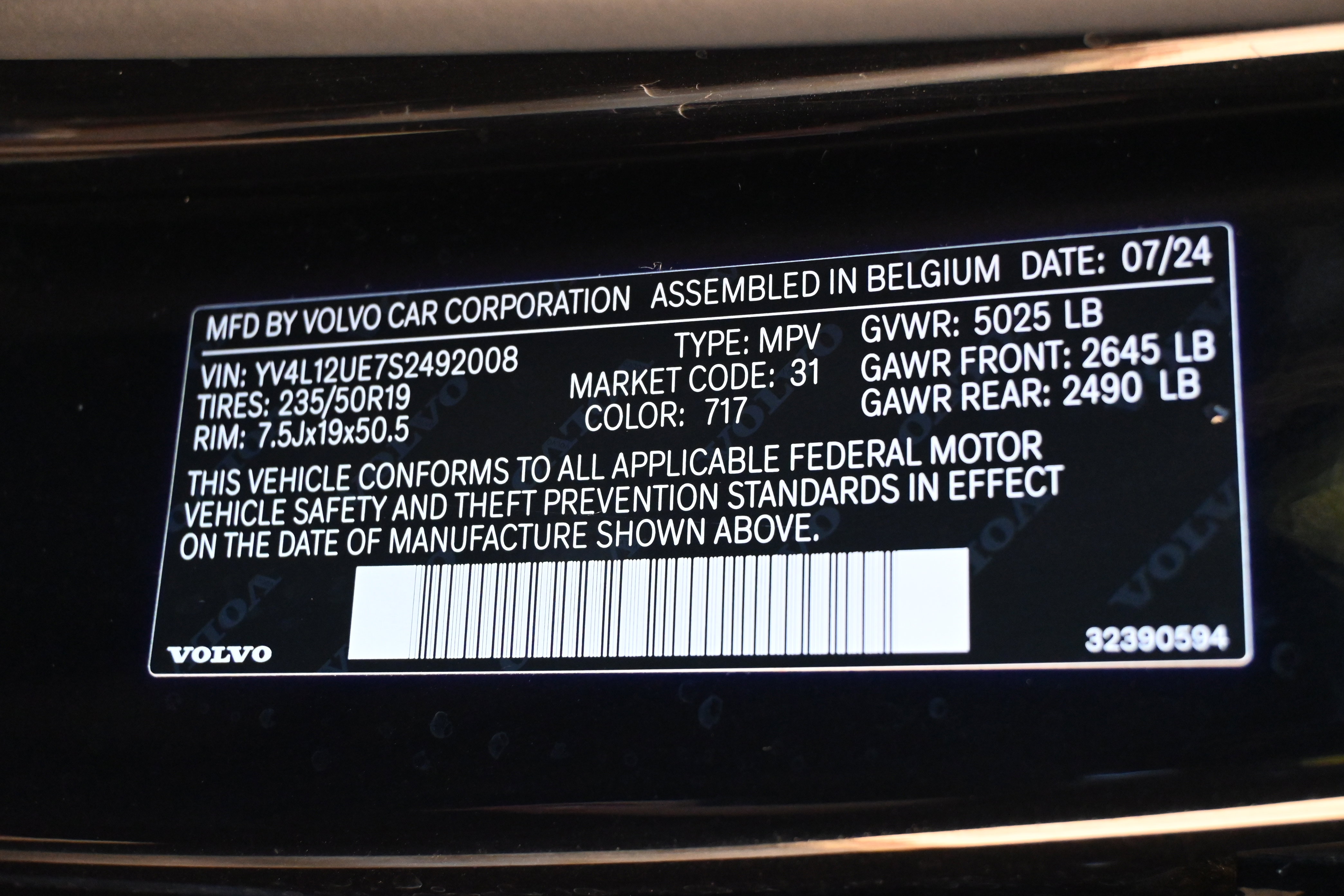 Used 2025 Volvo XC40 B5 Plus image 39