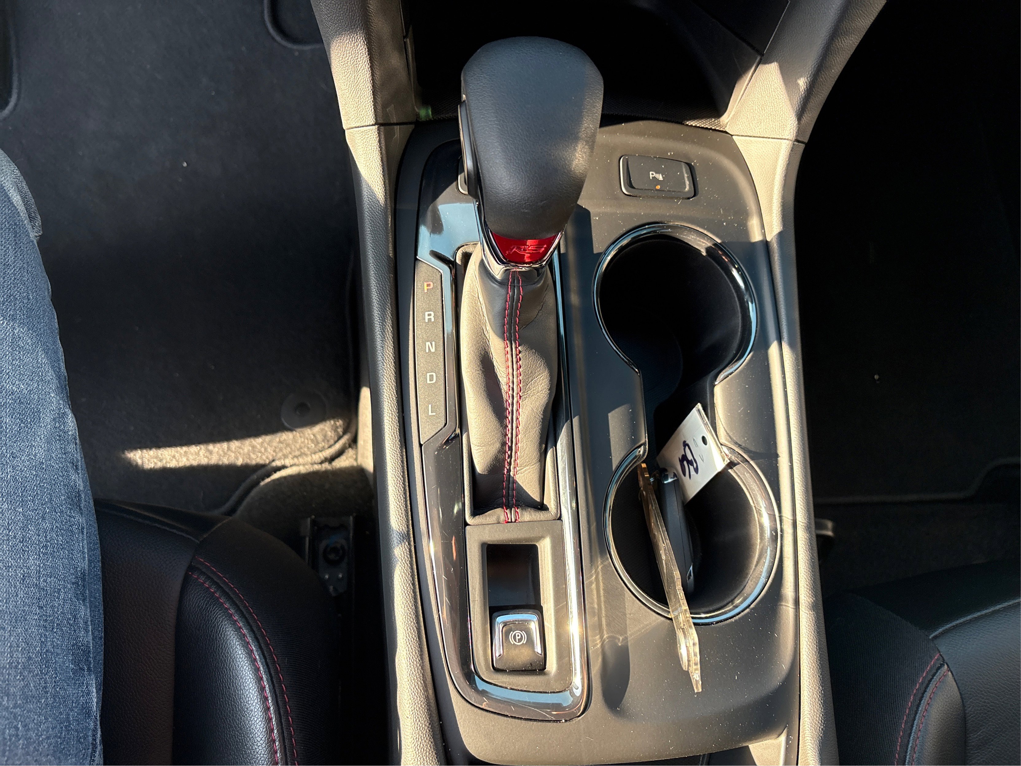 Used 2023 Chevrolet Equinox RS w/ RS Leather Package image 28