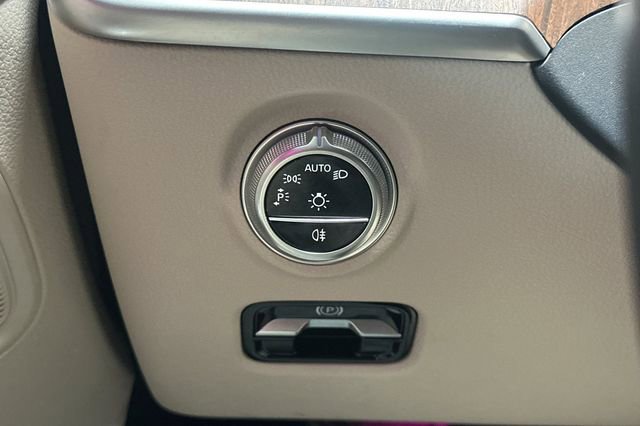 Used 2023 Mercedes-Benz C 300 Sedan image 32