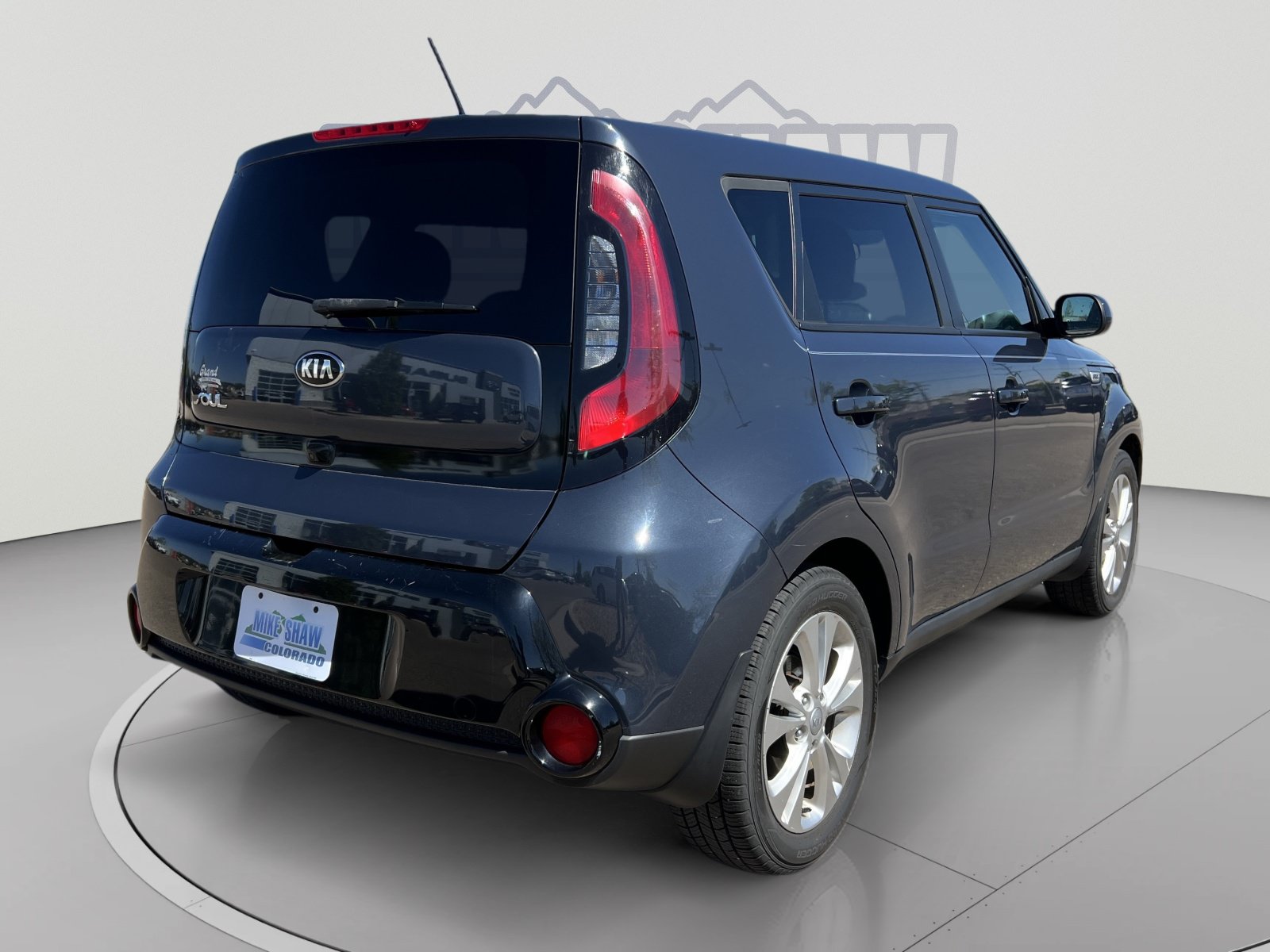 Used 2016 Kia Soul + FWD image 11