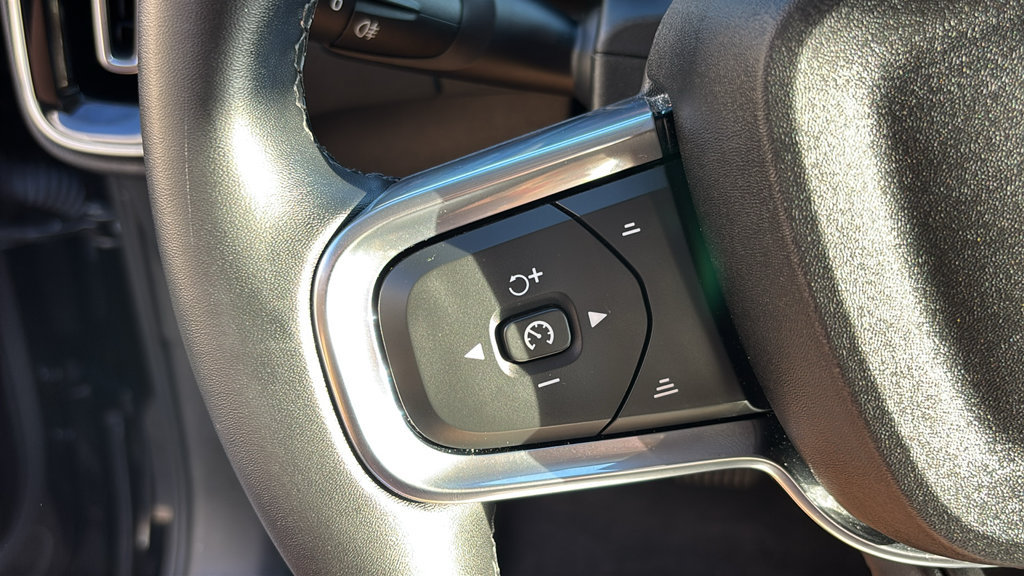Certified 2026 Volvo XC40 B5 Plus AWD/4WD image 17
