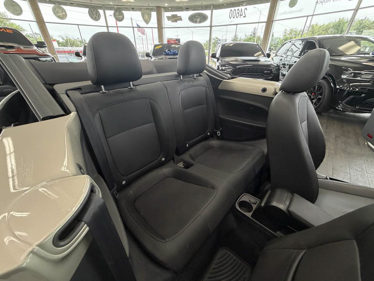 Used 2013 Volkswagen Beetle 2.5 FWD image 33