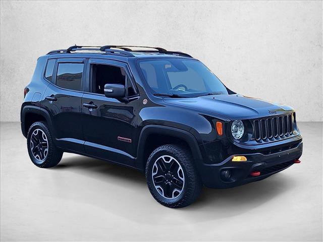 Used 2017 Jeep Renegade Trailhawk AWD/4WD image 3