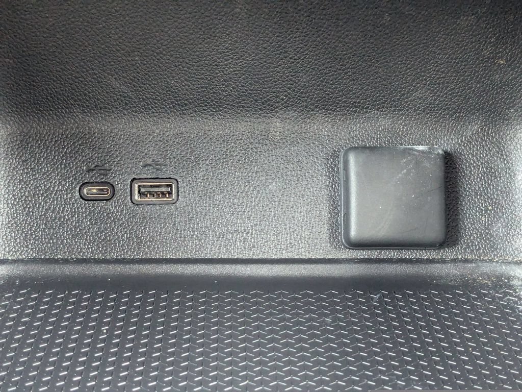 Used 2024 Chevrolet Traverse LS AWD/4WD image 30