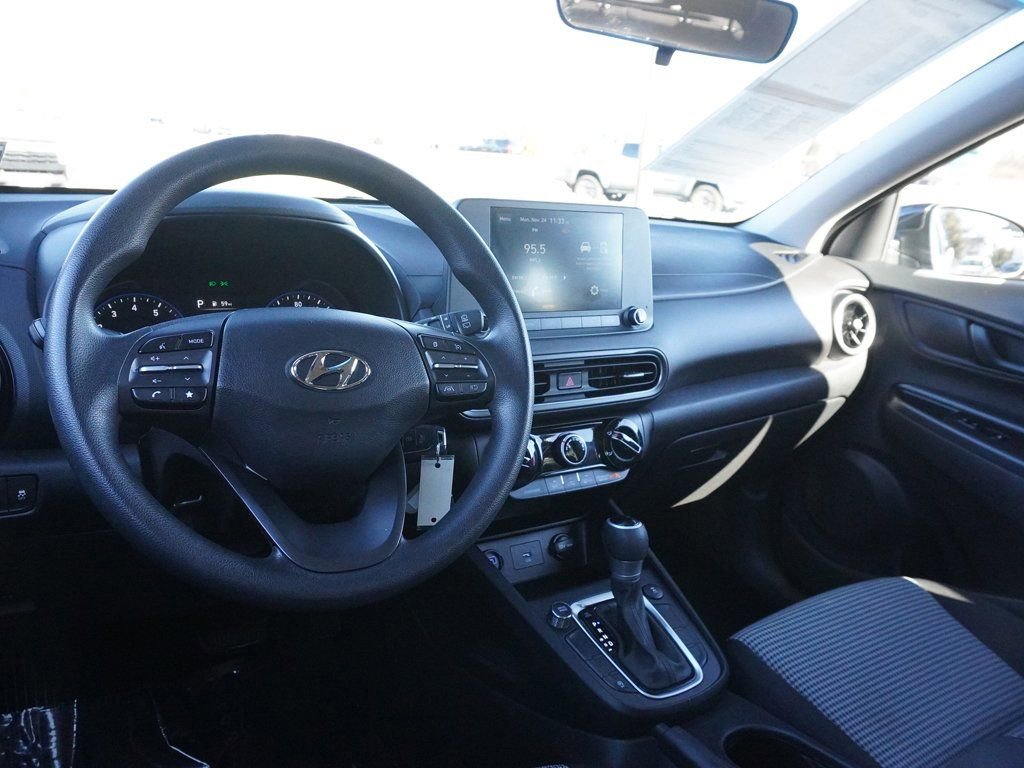 Used 2023 Hyundai Kona SE w/ Cargo Package image 24