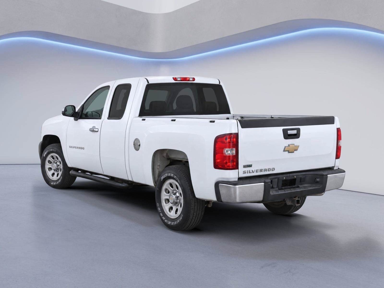 Used 2010 Chevrolet Silverado 1500 W/T RWD image 4