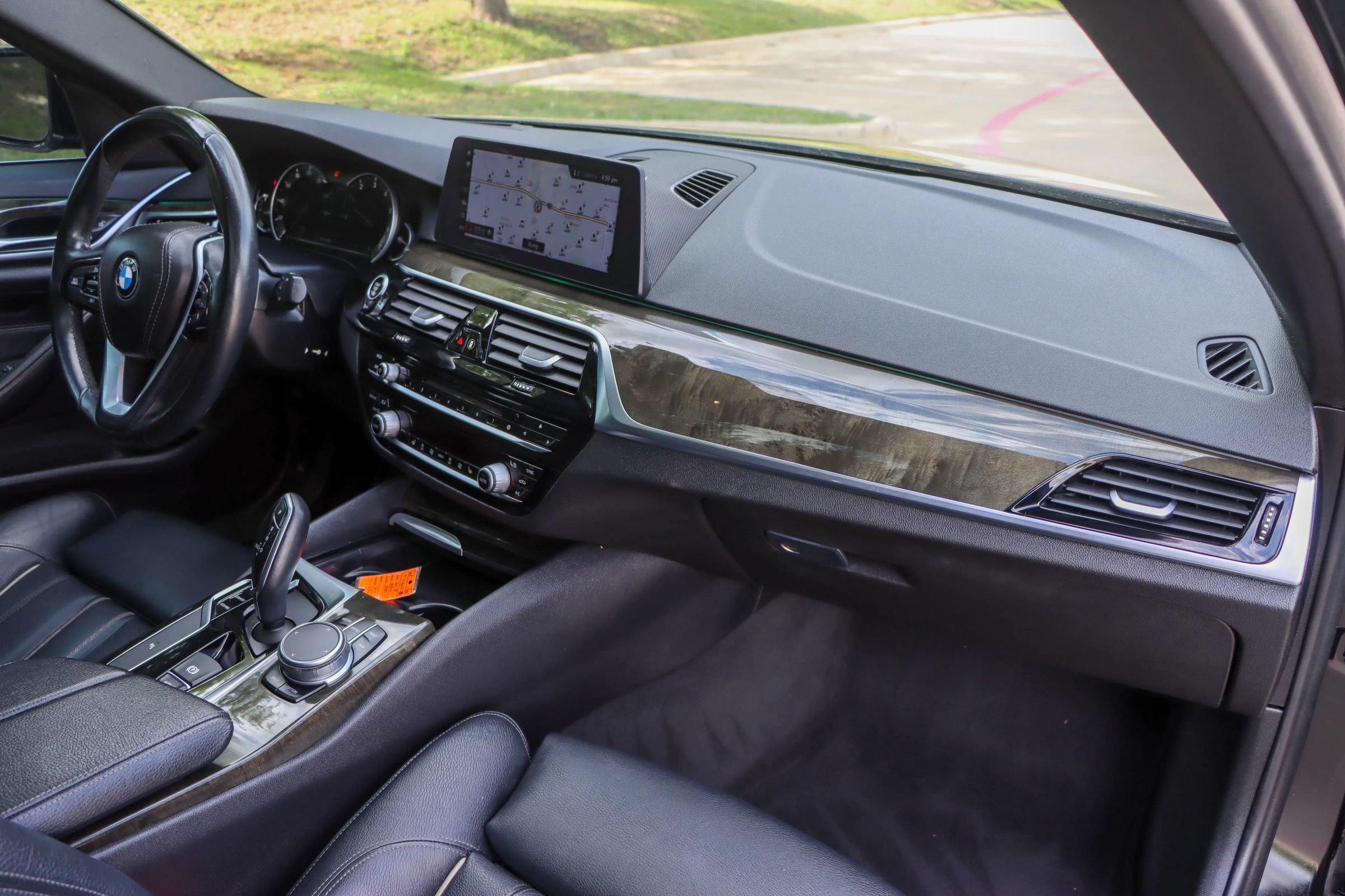 Used 2018 BMW 540i w/ Premium Package RWD image 23