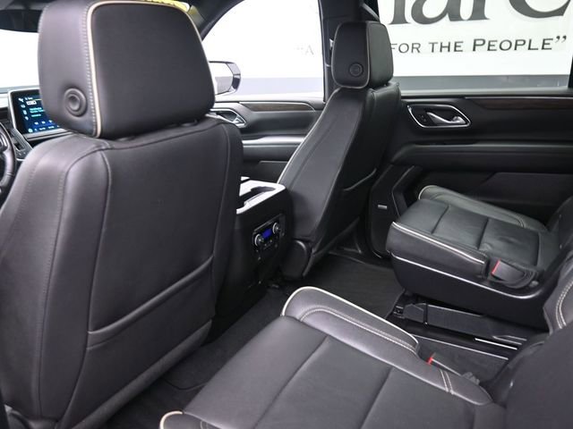 Used 2023 Chevrolet Suburban Premier image 27
