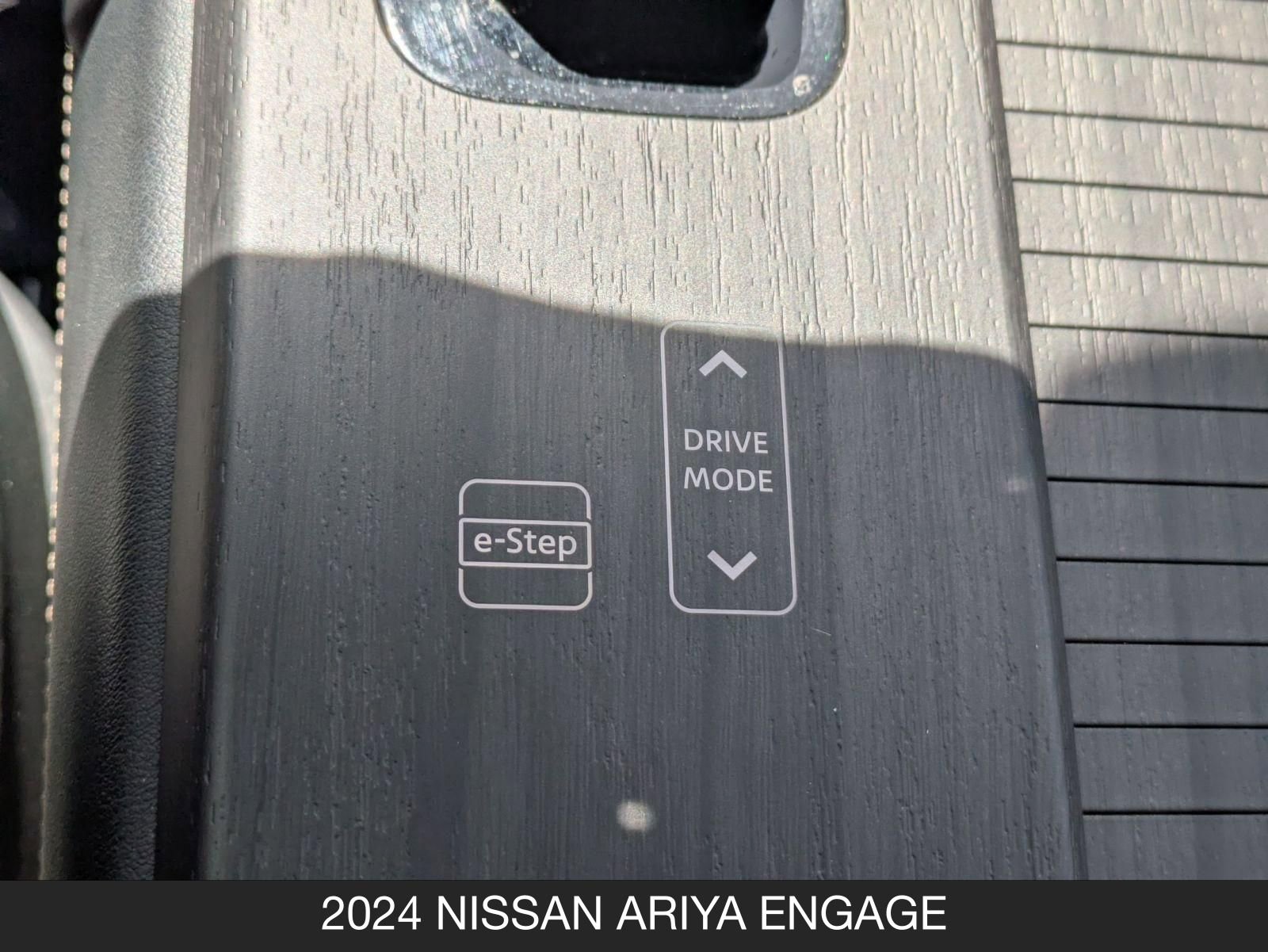 Used 2024 Nissan Ariya FWD image 21