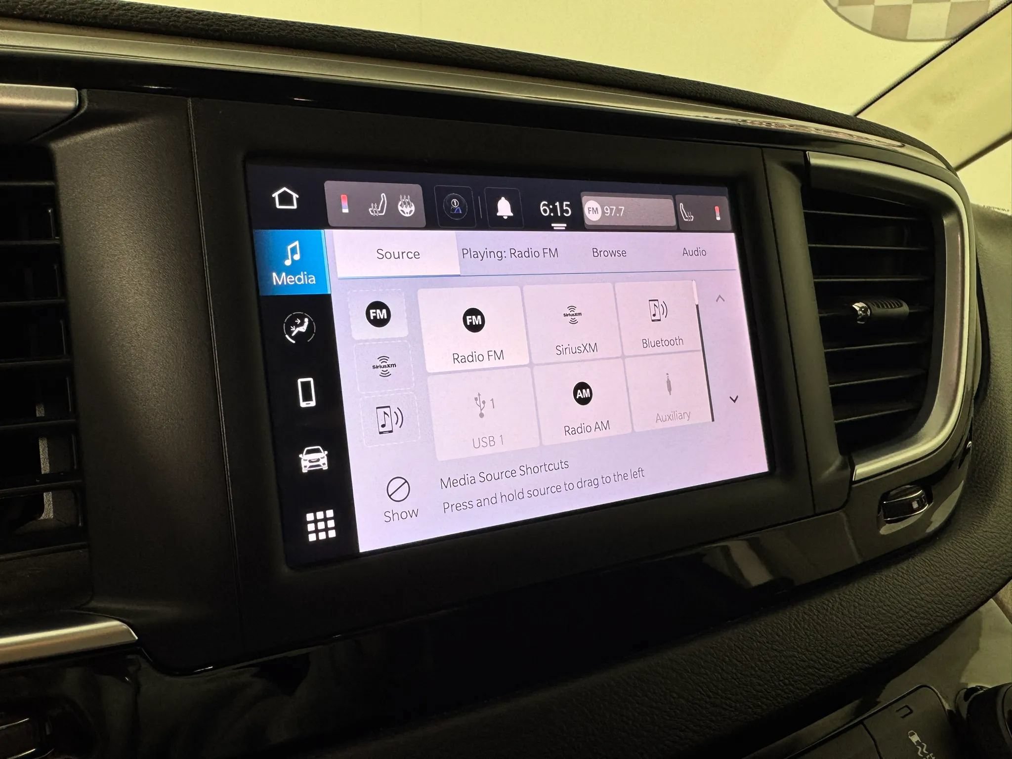 Used 2022 Chrysler Voyager LX FWD image 20