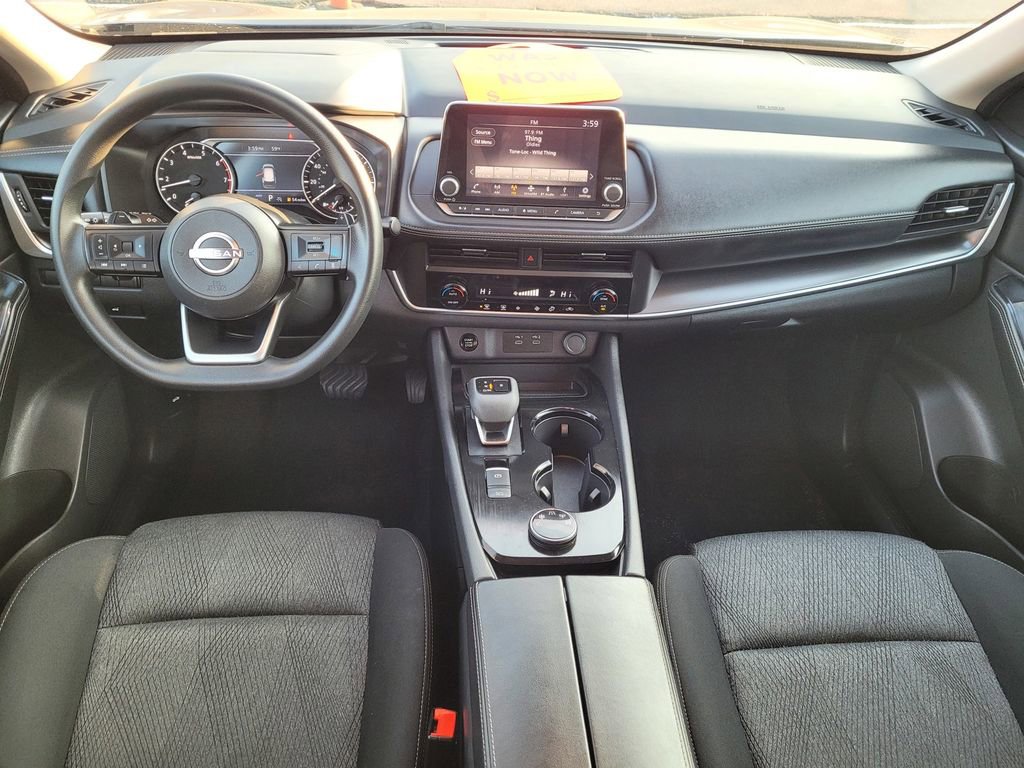 Used 2024 Nissan Rogue SV image 9