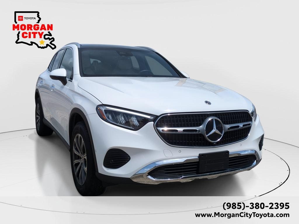 Used 2025 Mercedes-Benz GLC 300 4MATIC image 1