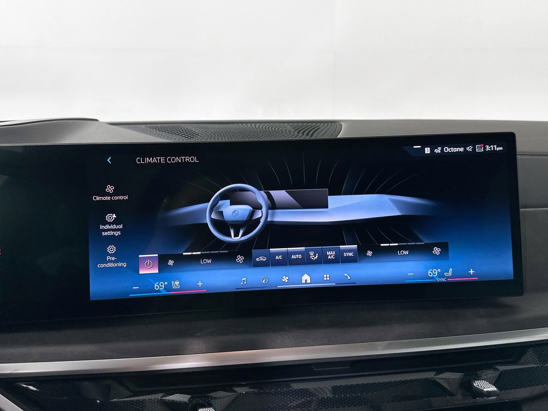 Used 2026 BMW X7 xDrive40i w/ M Sport Package image 15