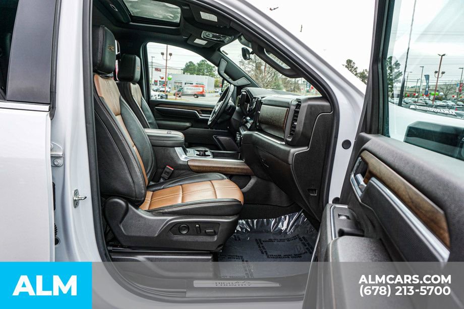 Used 2025 Chevrolet Silverado 3500 High Country w/ Technology Package image 24