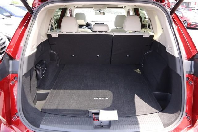 Certified 2024 Nissan Rogue SV w/ SV Premium Package AWD/4WD image 7