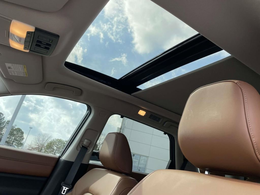 Used 2025 Nissan Pathfinder Platinum w/ Cargo Package image 16